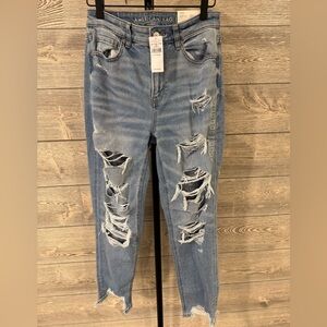 NWT 🎉 American Eagle Mom Jean Stretch Daylight Destroy